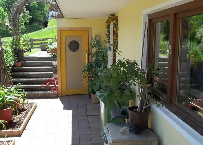 阿尔卑巴赫酒店式公寓 *